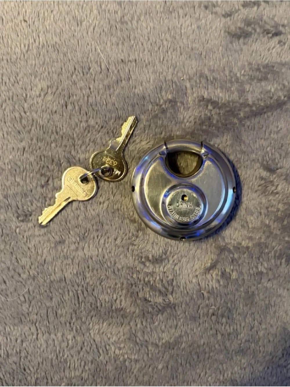 Brinks Silver Round Discus Padlock with Keys